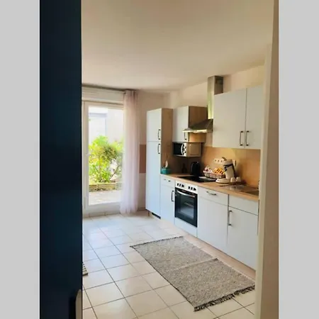Spacious Flat Garden&parking 5min Basel Tram Bus Airport *