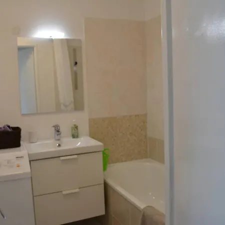 Apartment Spacious Flat Garden&parking 5min Basel Tram Bus Airport Saint-Louis (Haut-Rhin)